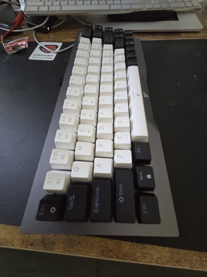Teclado mecánico híbrido inalámbrico para juegos GAMDIAS Hermes M4 - 65% - RGB - NUEVO Foto 2 de 4