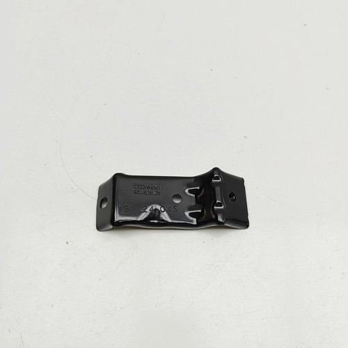 Fender mounting bracket