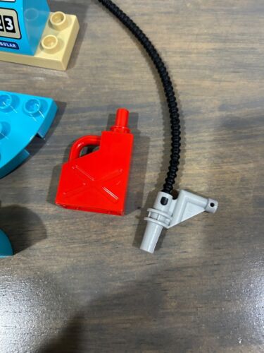 Lego Duplo Pixar Cars Flo's Cafe Replacement Parts Incomplete - Picture 3 of 4