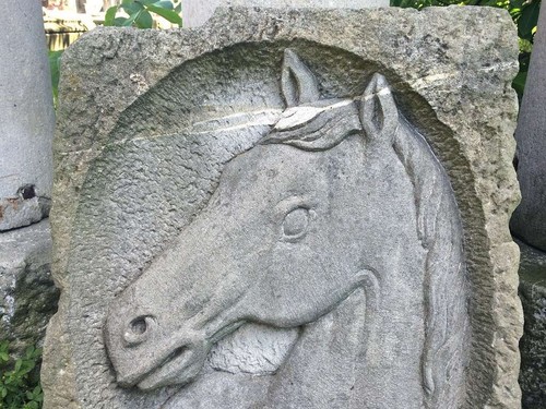 Historischer schöner Brunnen aus Sandstein - Bild 17 von 24