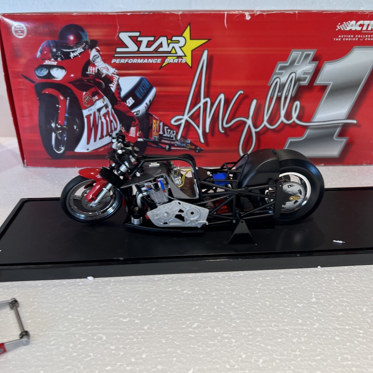 NHRA 1/9 ANGELLE SEELING 2001 WINSTON PRO STOCK BIKE WITH CASE 1