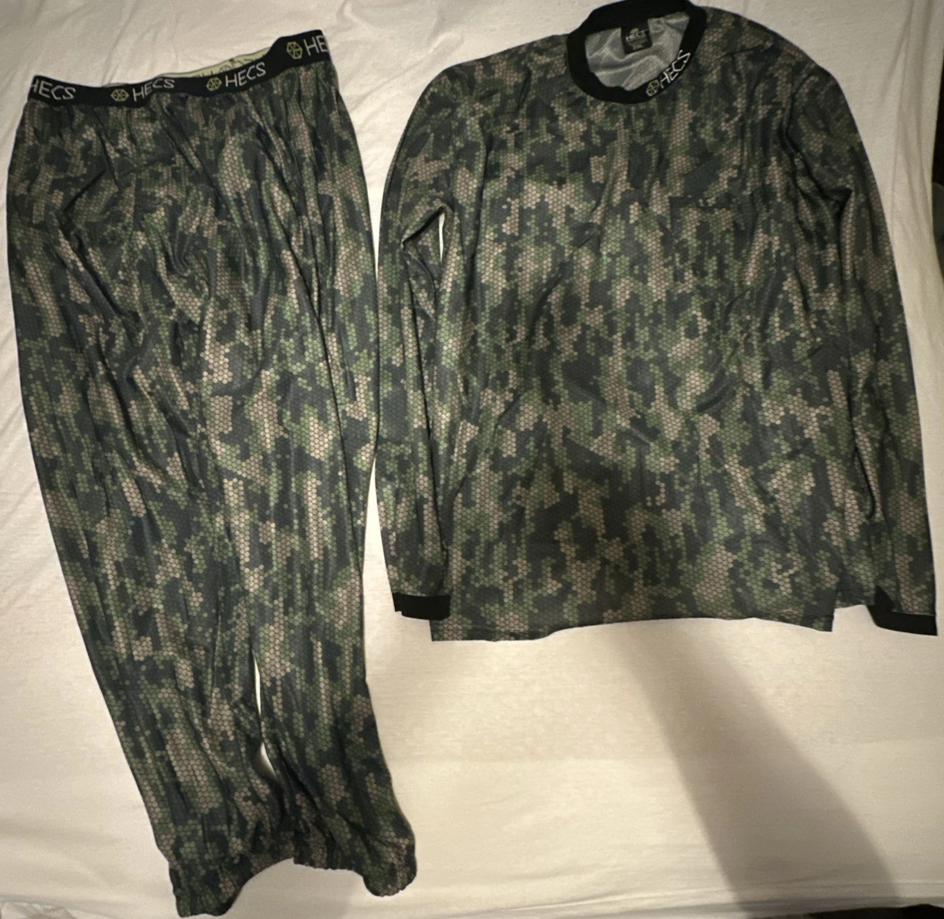 HECS Stealthscreen Base Layer Set Mens 2XL Camo Shirt Pants Thermal Hunting
Opens in a new window or