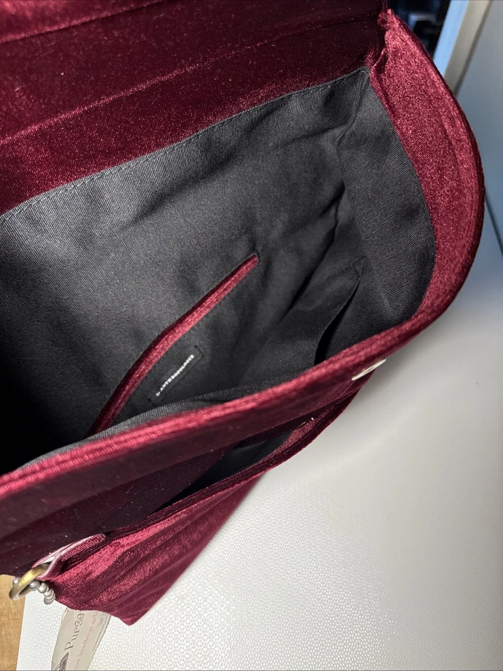 Cartera sin asas Anthropologie Borgoña Rojo Terciopelo Gamuza Pana Personalizada Nueva con Etiquetas Foto 4 de 4