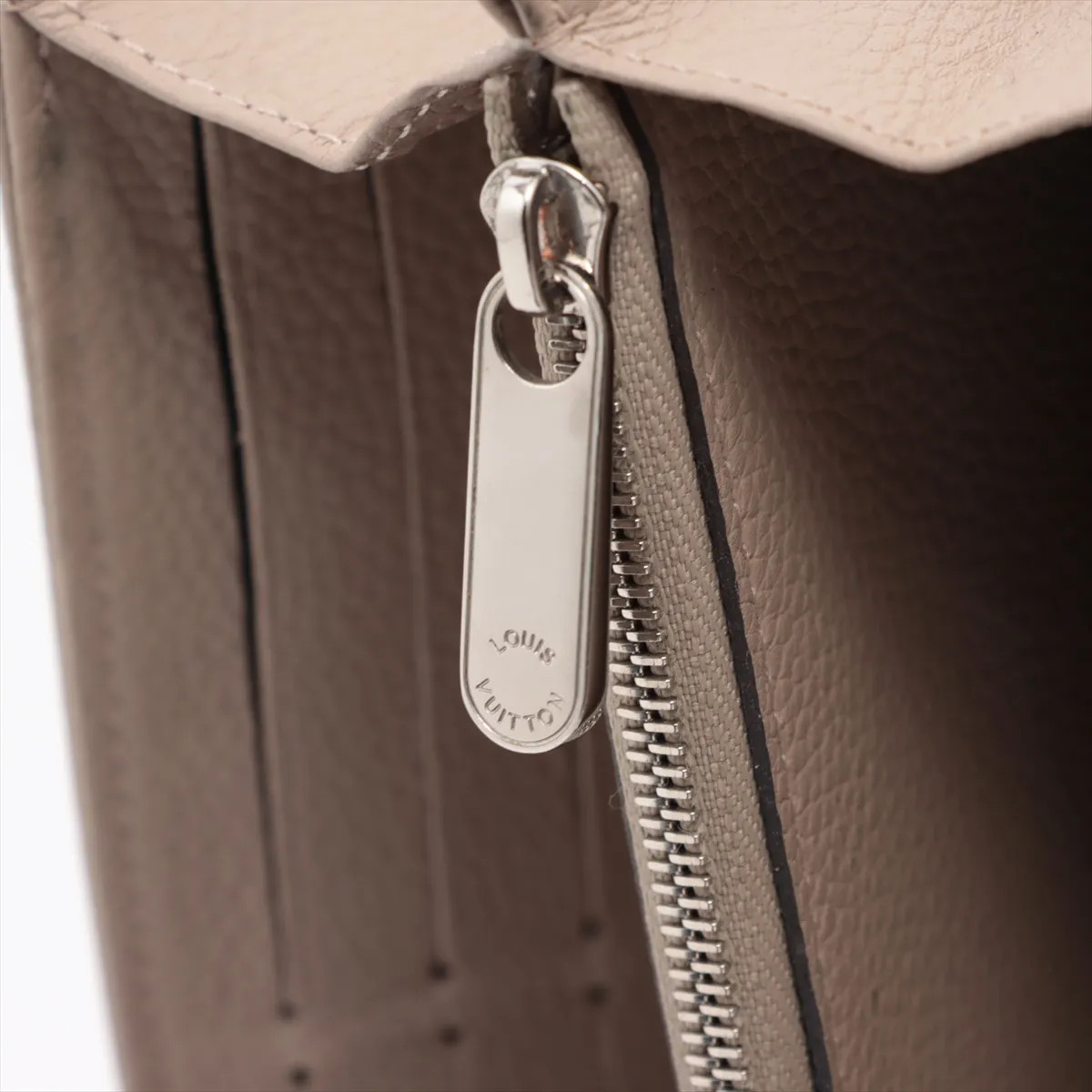 Louis Vuitton Mahina Portefeuille Iris M60177 Yvoire Long Wallet thumbnail 9