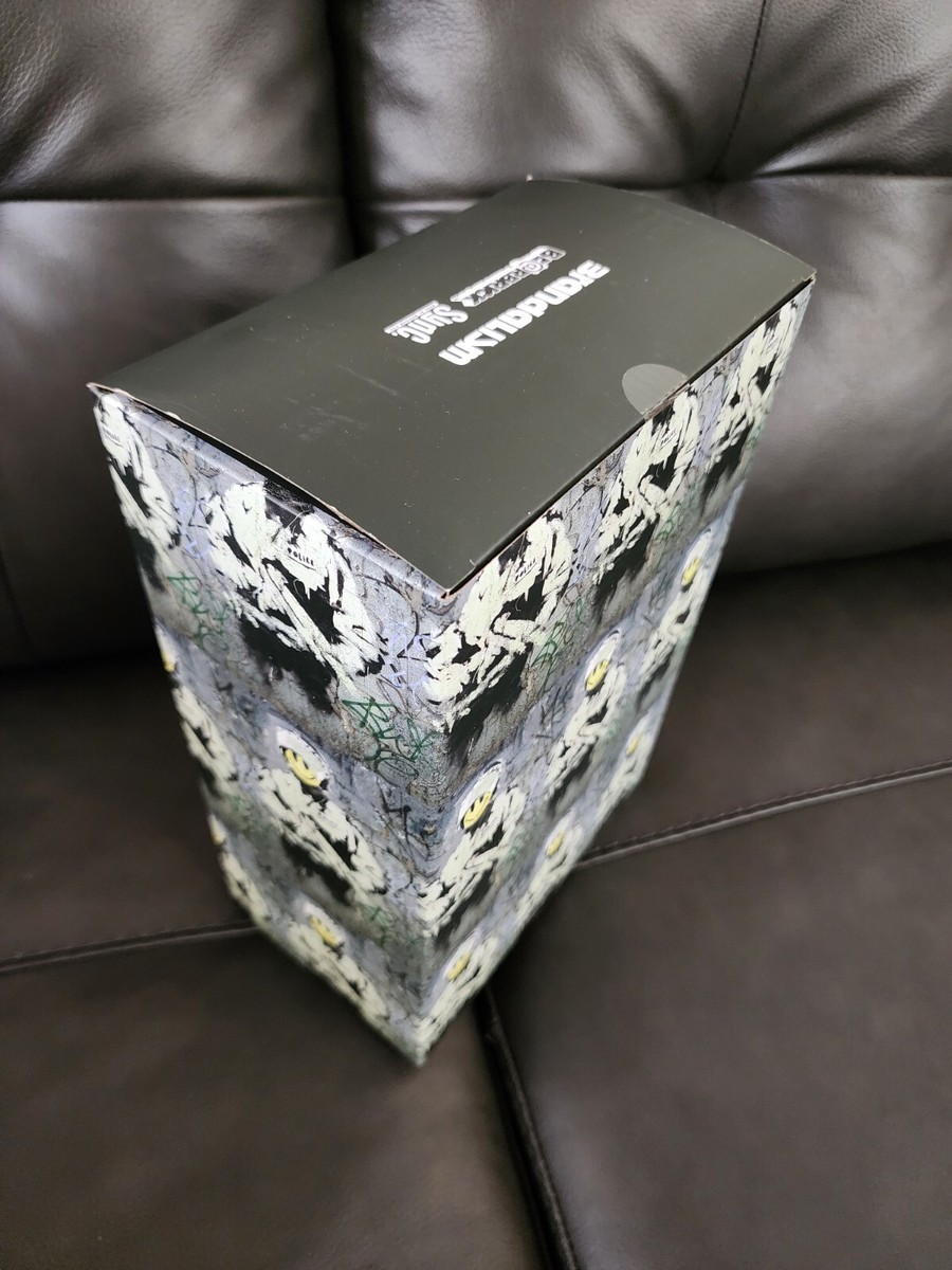 Medicom Toy BE@RBRICK RIOT COP Brandalism Banksy 400+100 Medicom Toy BE@RBRICK RIOT COP Brandalism Banksy 400+100