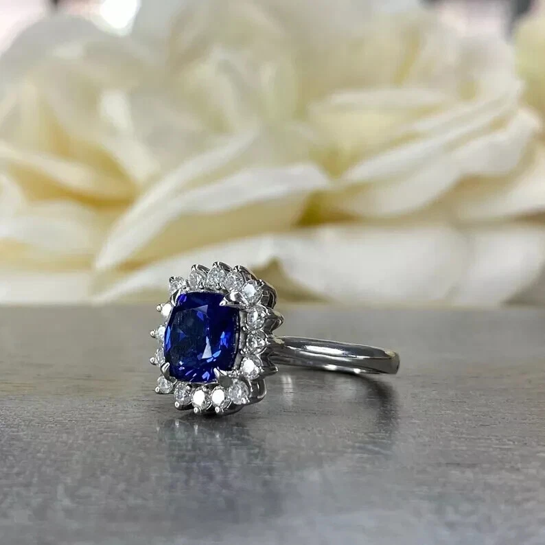 Anillo nupcial de diamantes de zafiro natural de 3,00 quilates talla cojín de oro blanco de 14 quilates talla 7 Foto 3 de 4