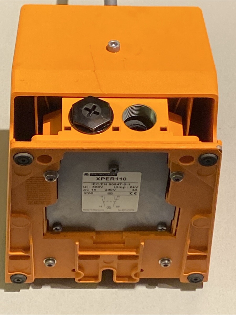 Interrupteur à Pédale Schneider Electric XPER110 - 1NA Avec Contact NC - Commande Pied Professionnelle