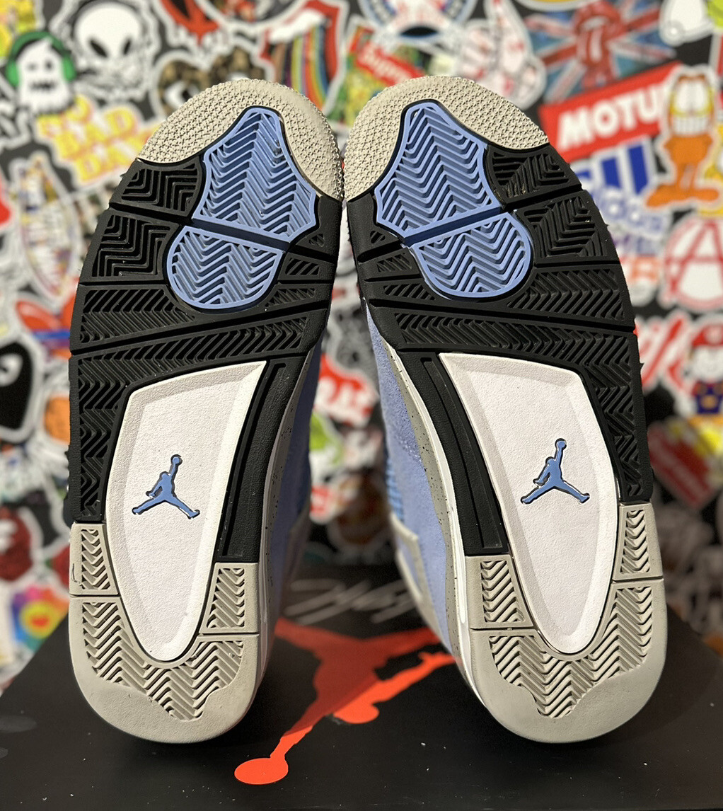 2021 Nike Air Jordan 4 Retro University Blue UNC (CT8527-400 2021 Nike Air Jordan 4 Retro University Blue UNC (CT8527-400