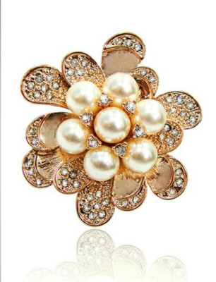 ITALINA 18K  ROSE GOLD PLATED AND GENUINE AUSTRIAN CRYSTAL & WHITE PEARL BROOCH
