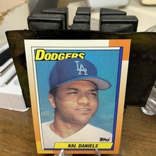 1990 - Topps --- Kal Daniels -- Card # 585 --- Los Angeles Dodgers