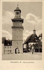 Ak Neuenstadt am Kocher, Straßenpartie an der Kirche, Turm, Tor - 11553602