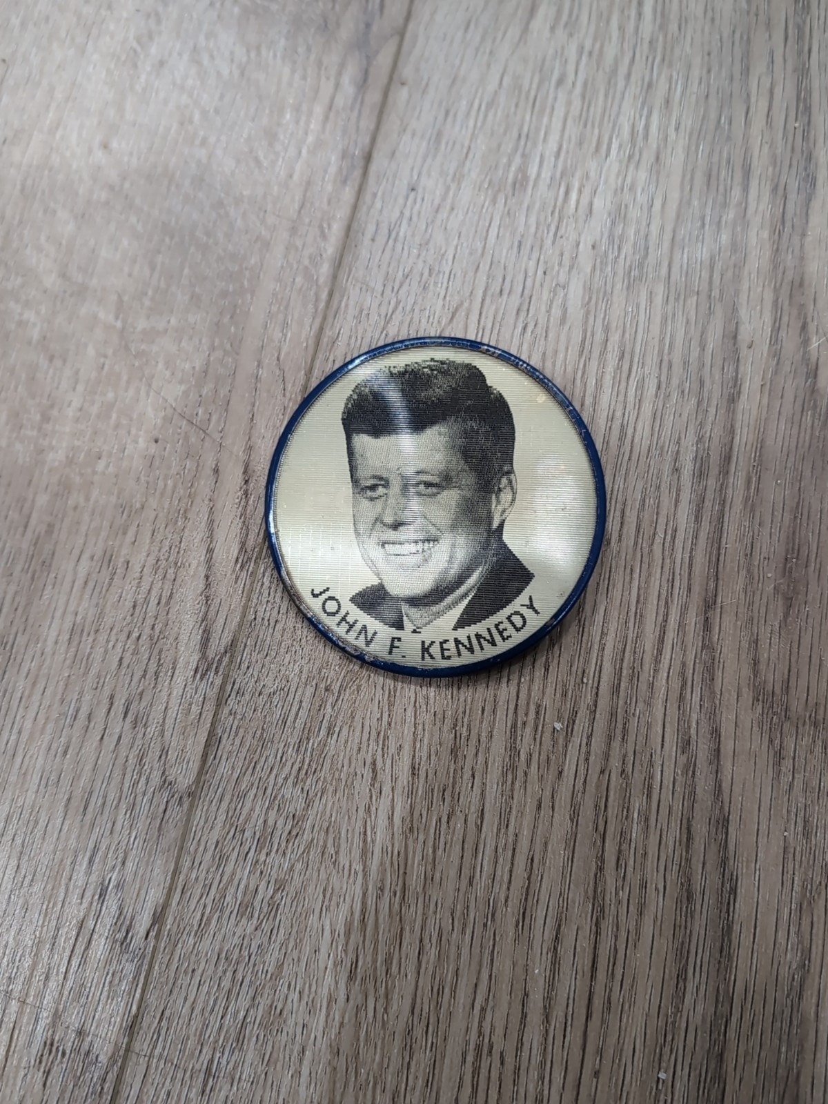 Vintage John F Kennedy The Man for the 60's Flasher Hologram Pin Back Button USA