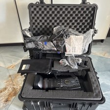 Canon XF305 HD Camcorder With Luggage  Extras
