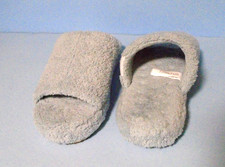 Isotoner Women Slippers Medium 6-8 Blue Faux Fur Slides Machine Wash