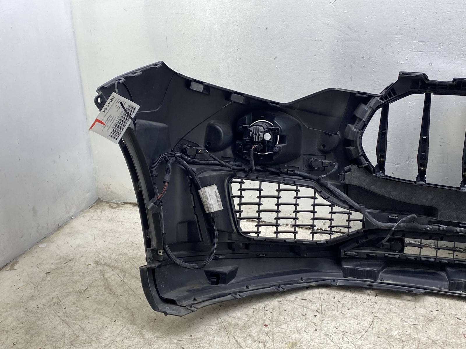 2017-2024 MASERATI LEVANTE OEM FRONT BUMPER COVER W/ CAMERA & FOG LAMPS