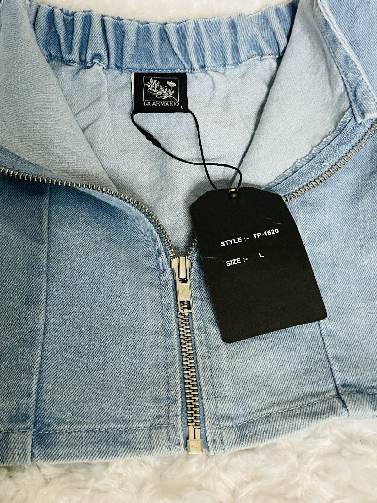 La Armoria Women’s Off The Shoulder Denim Zip Up Crop Top Size L NEW Blouse