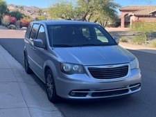 2014 Chrysler Town & Country S