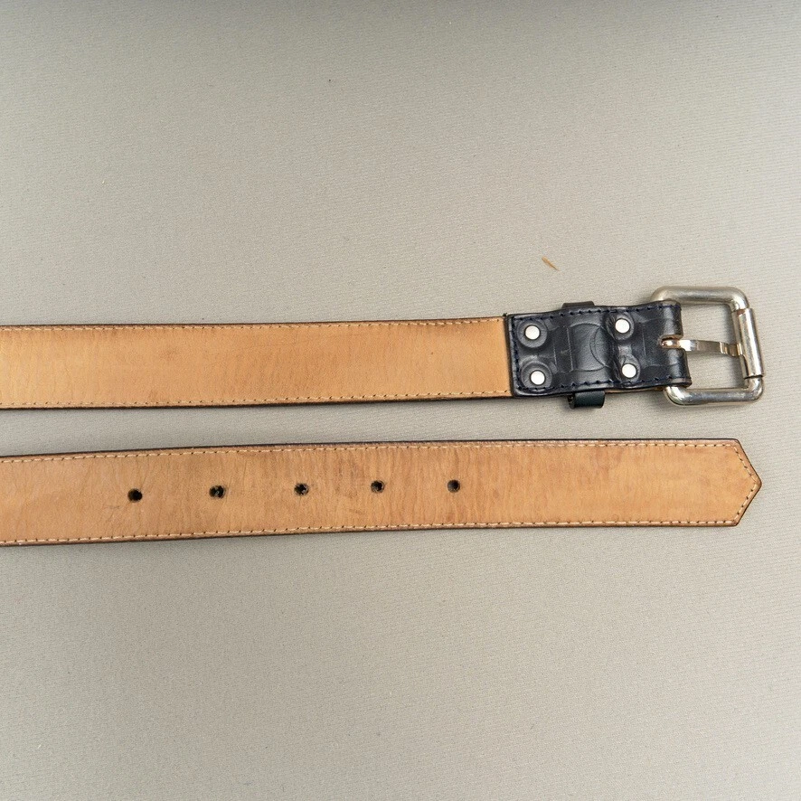 Cinto de couro preto feminino Tanner L/33 Itália fivela de níquel 1,25 de largura - Imagem 4 de 4