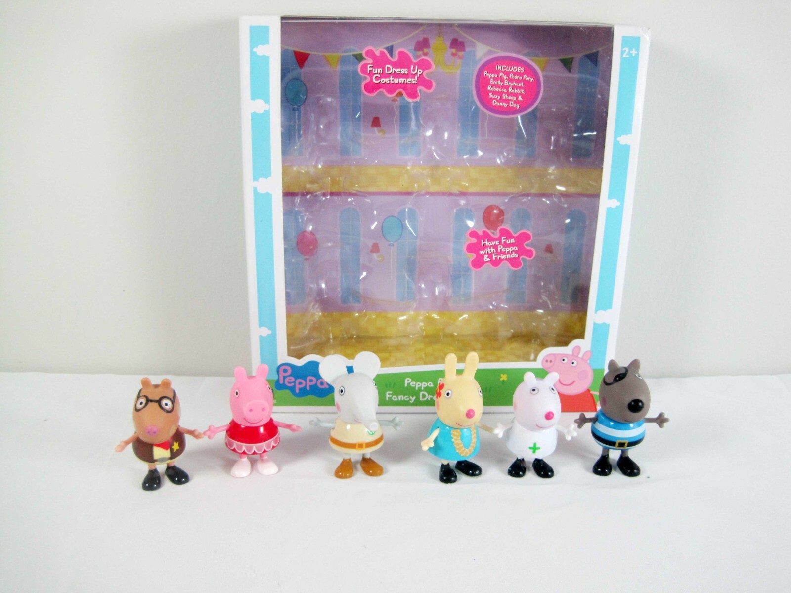 peppa pig 92602 fancy dress party toy figure