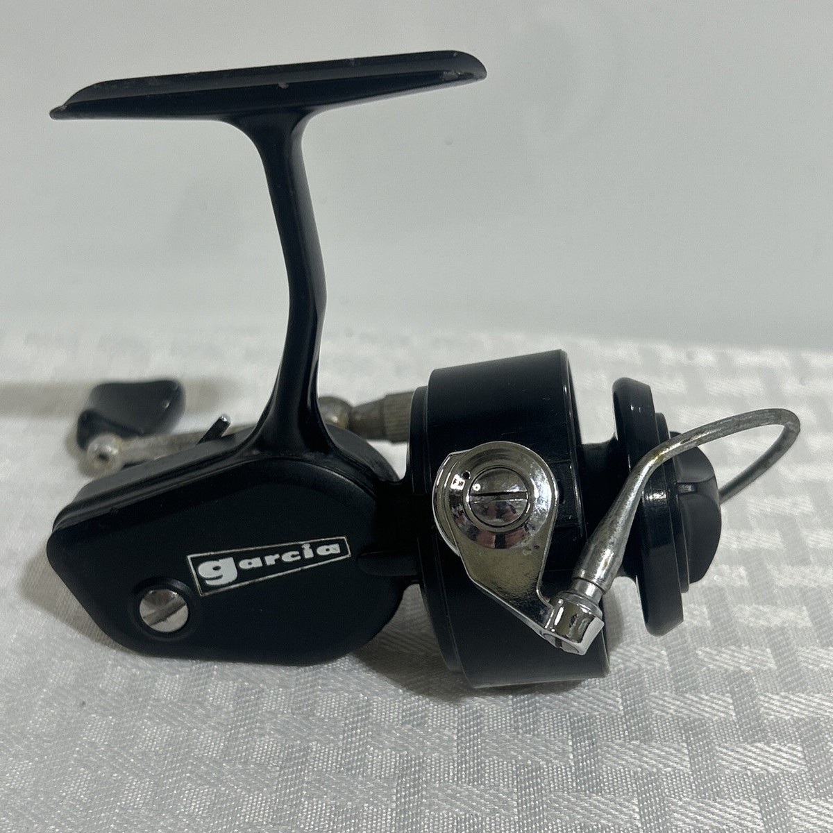 Rare Old Mitchell 204 Vintage Spinning Reel MADE IN FRANCE Rare Old Mitchell 204 Vintage Spinning Reel MADE IN FRANCE