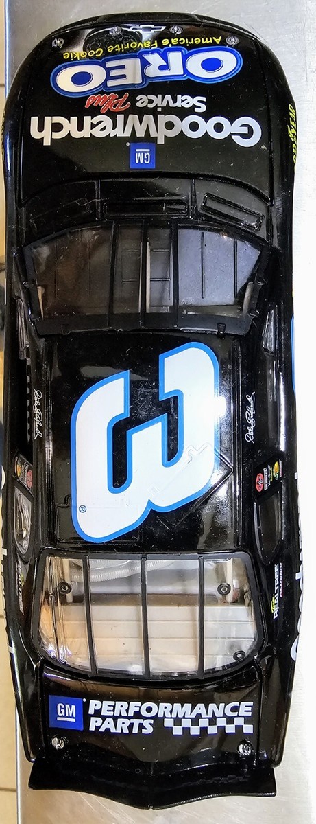Dale Earnhardt Sr #3 Oreo 2001 1:24 scale GM Goodwrench Service