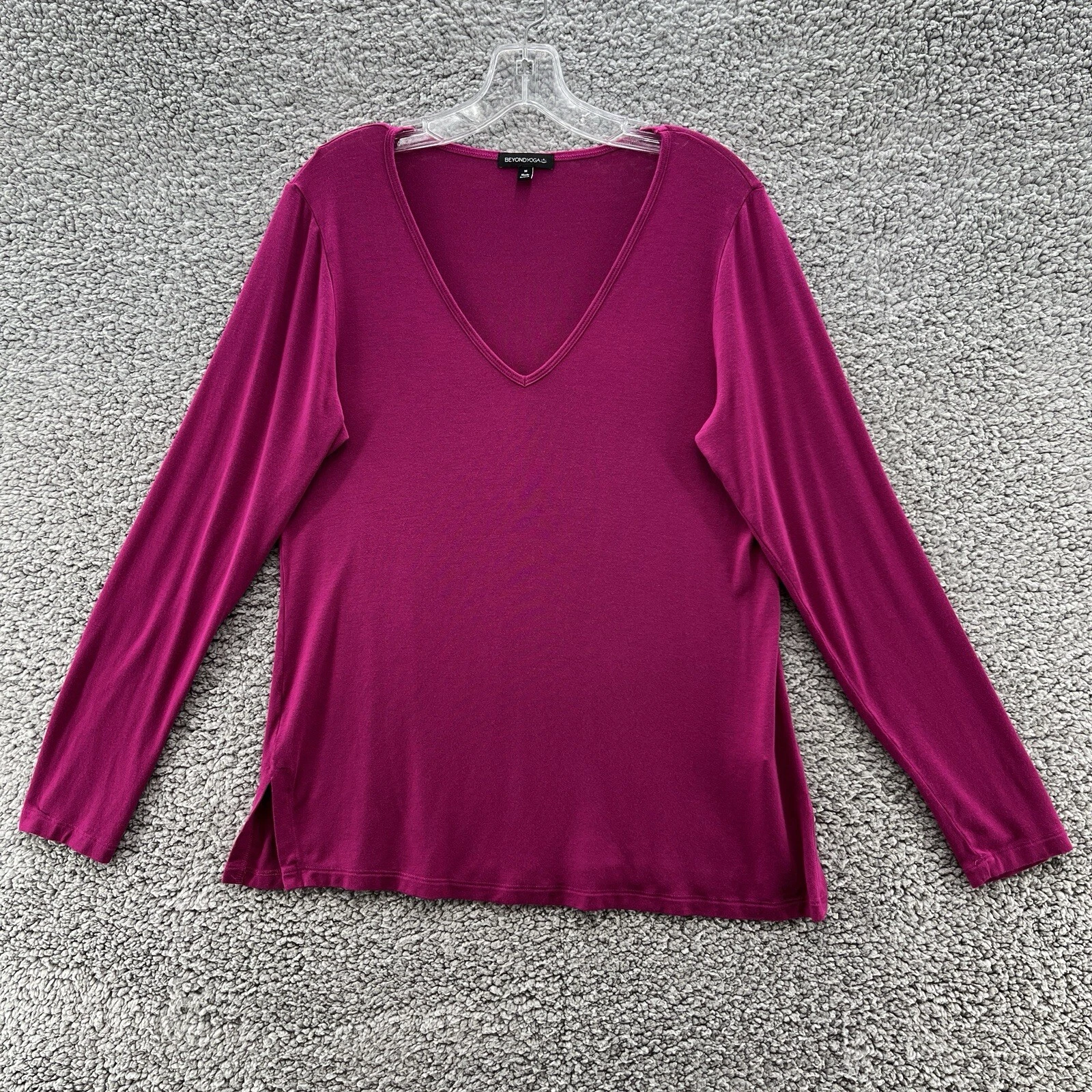 beyond-yoga magenta jersey knit v neck t shirt tee shirt