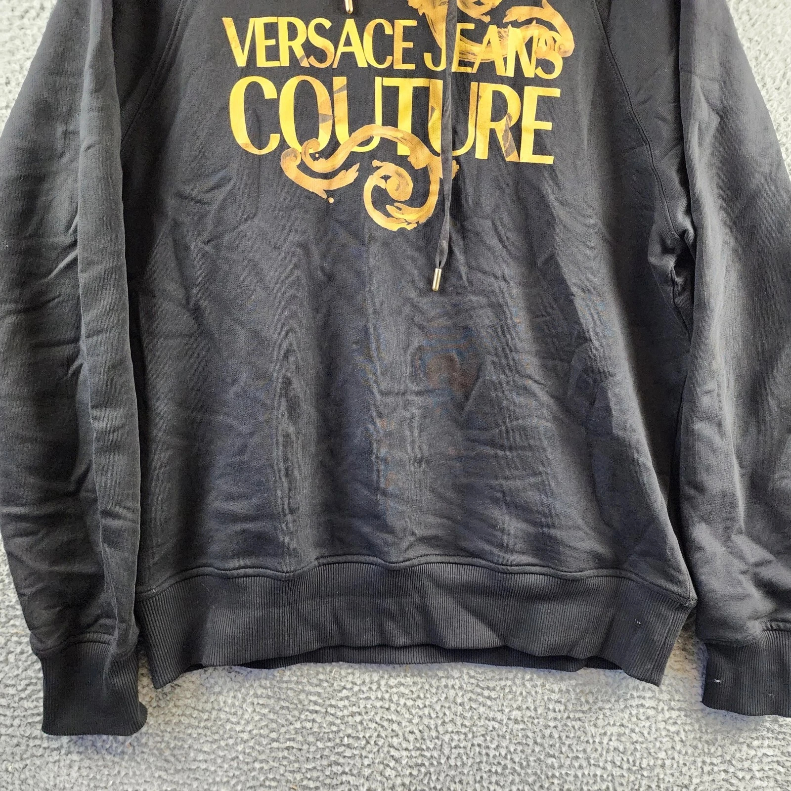 Versace Jeans Couture Regular Fit Felpa con Cappuccio Uomo M Nero Oro Logo Pullover Anteriore