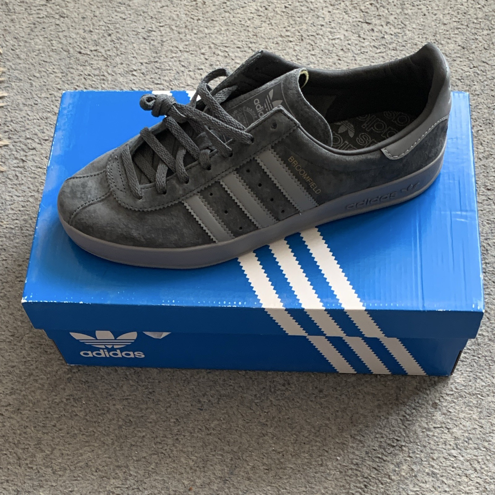 adidas Originals Broomfield Grey Low Top Trainers UK 8 US 8.5 EU 42 EE5712 image 4