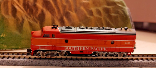 Locomotora diésel Trix Southern Pacific escala N unidad A 6105 | Condition: Used