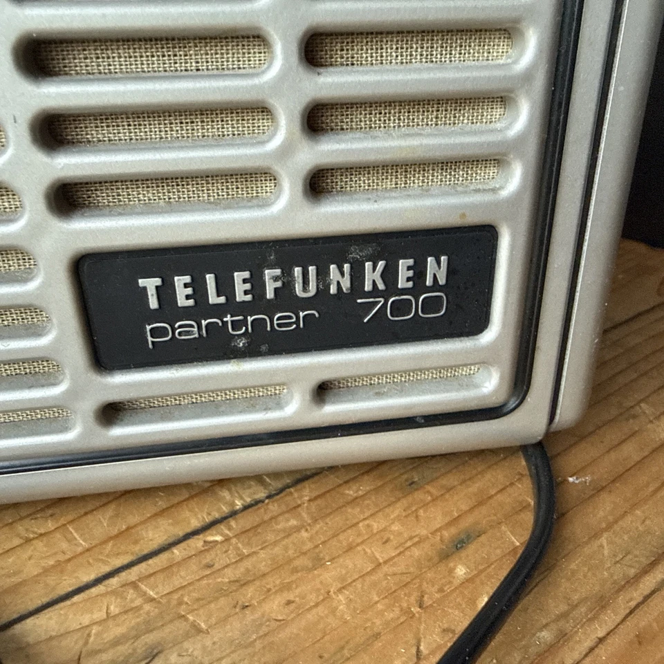Telefunken Partner 700 Transistor-Radio Kofferradio 1977-78 - guter Zustand - Bild 2 von 4