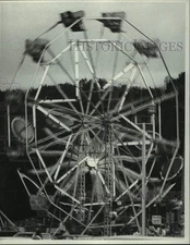 1980 Press Photo Ferris wheel spinning at Hoffman's amusement park in New York