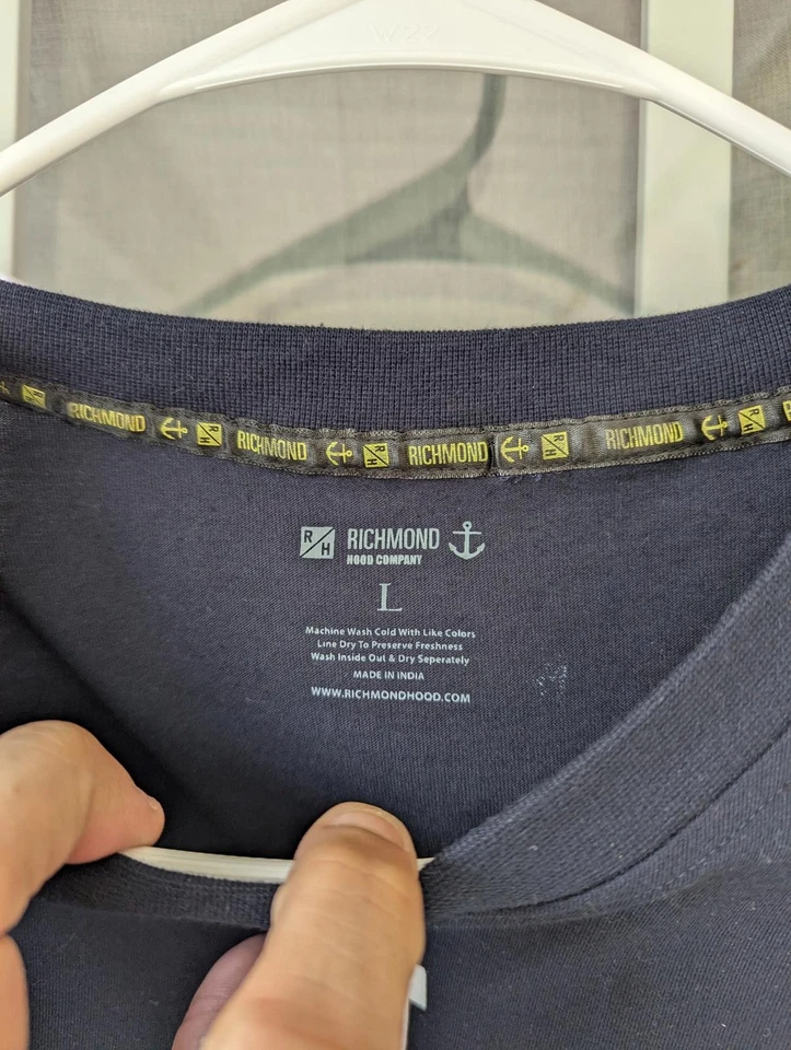 Richmond Hood Company Skate Shop Look Out For The Cops streetwear surf L T-Shirt - Image 2 of 4