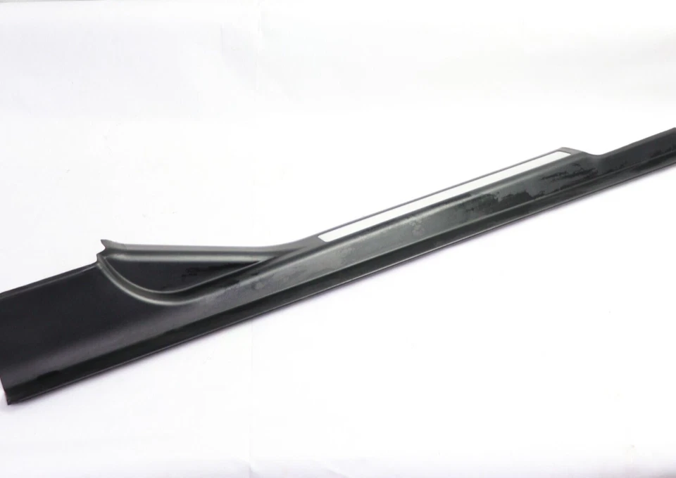 Mercedes C350 2006 puerta delantera derecha umbral rasguño moldura A 203 680 08 35 OEM 05 06 07 Foto 2 de 4