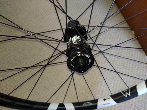 Set ruote in carbonio FFWD OUTLAW AM - 27,5" - MTB/Ghiaiaiaia - mozzi DT Swiss 240 - nuove. - Foto 4 di 12
