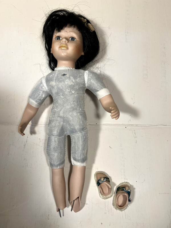 B5 BROKEN Ashley Belle porcelain doll for repair, parts, DIY, OOAK projects