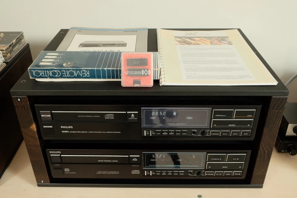 Philips CD 304  1x mit Röhre  Audio Lab  1x teilrev. KR Audio, schöner Zustand!!