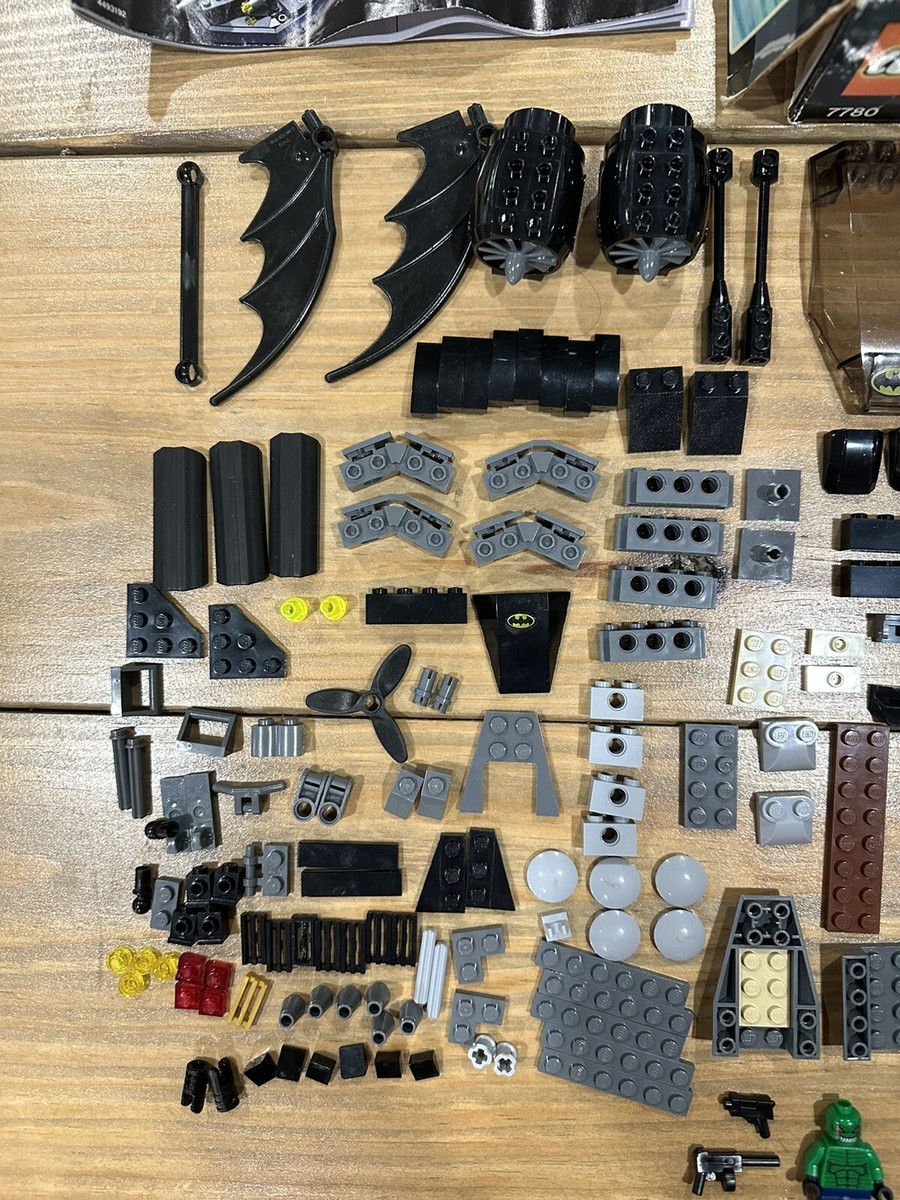 2006 LEGO 7780 - Batman The Batboat: Hunt for Killer Croc - 100