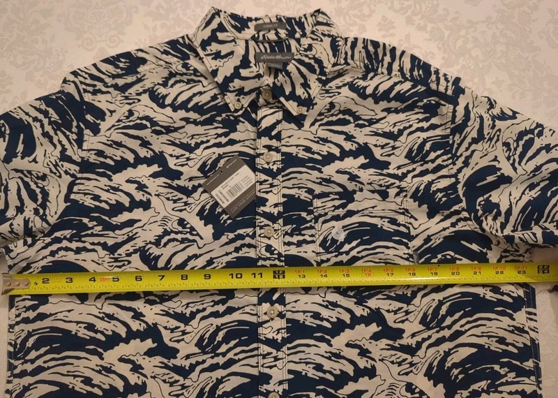 EDDIE BAUER men's SS button front L 100% cotton Baja Shirt Marine Blue print