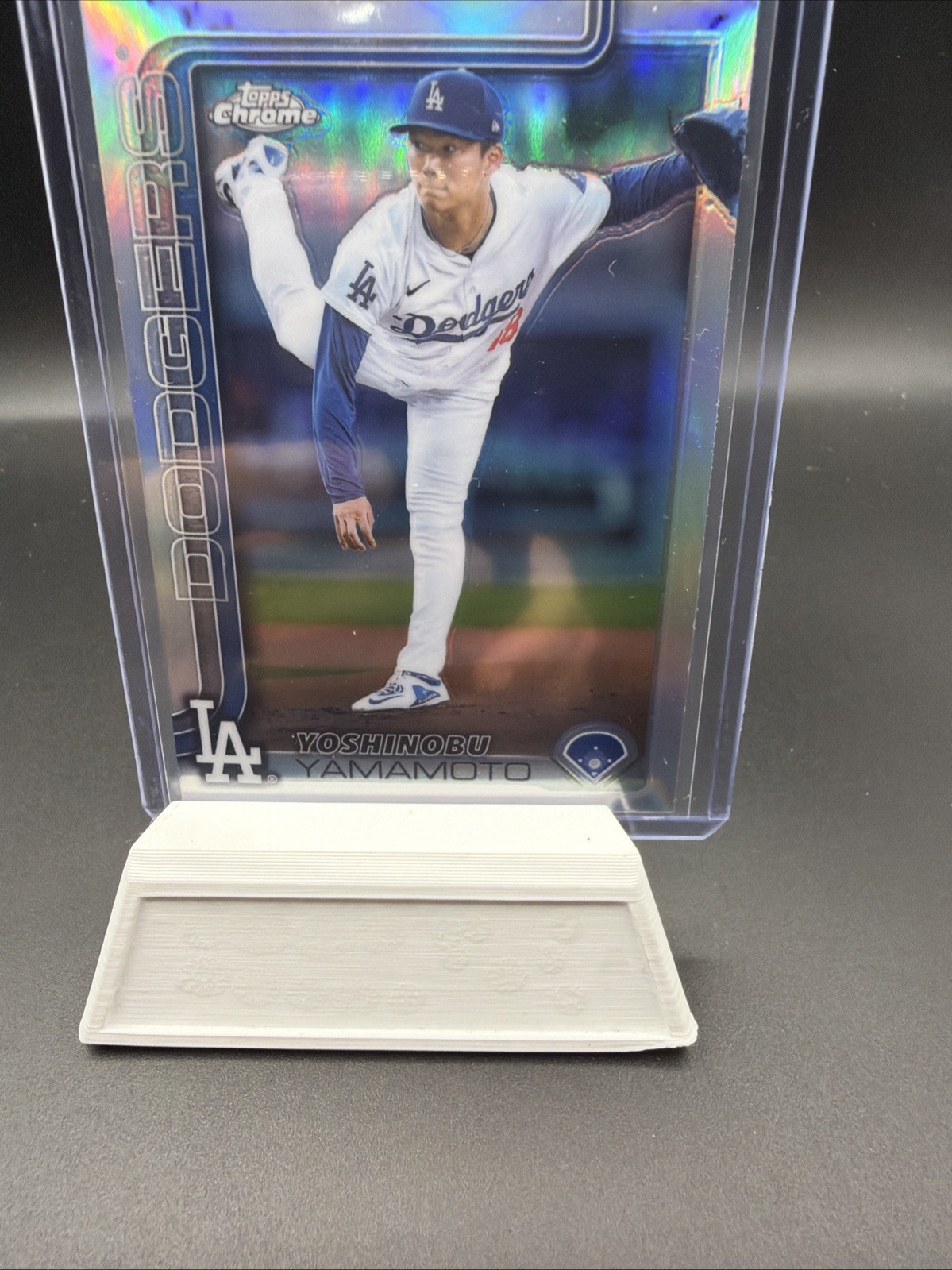 2025 Topps Chrome - Yoshinobu Yamamoto #179 Refractor