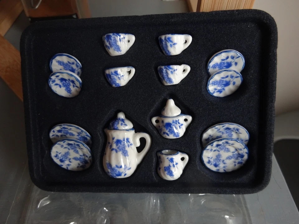 Lot dinette porcelaine maison poupée dans son coffret TBE à saisir !!! - Photo 2/3