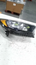 Passenger Headlight Halogen Projector With LED Accent Fits 17-19 ESCAPE 558790