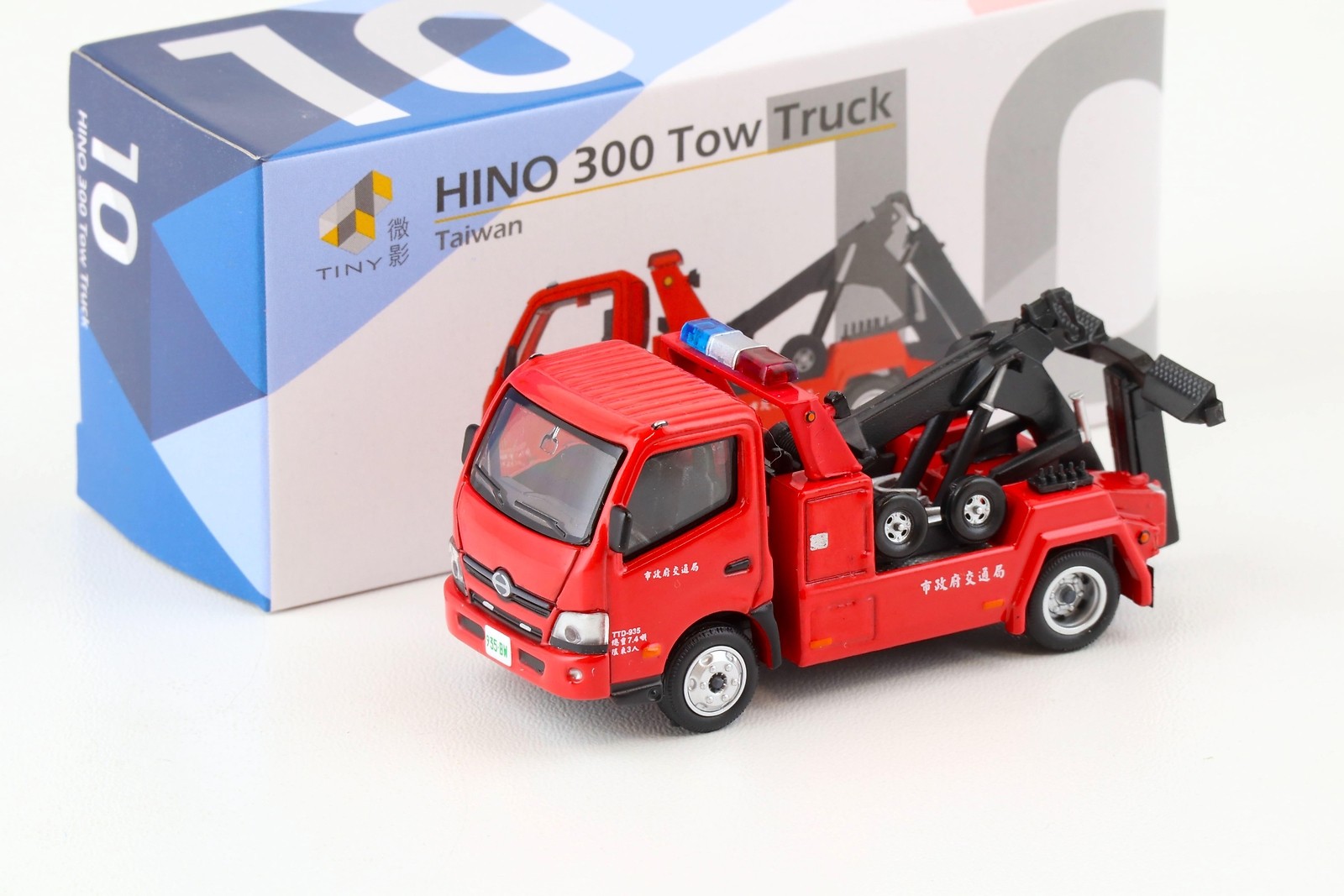 1:64 TINY Hino 300 Tow Truck Towing Taiwan Red