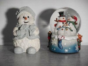 Snowman Musical Snowdome ~ Snow Globe "We Wish a Merry..."  & Snowman Figurine