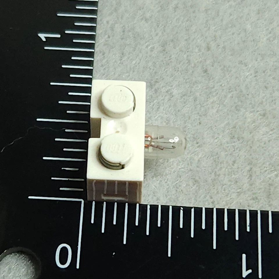 LEGO Part 6035c01 Electric Light Brick 1x2 with Lamp on Side 6034 6035 Foto 2 de 4