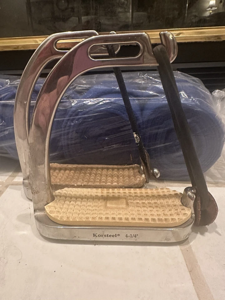 Или пара безопасных хомутов Coronet Peacock с подушечкой. 4,25 дюйма - Изображение 2 из 4