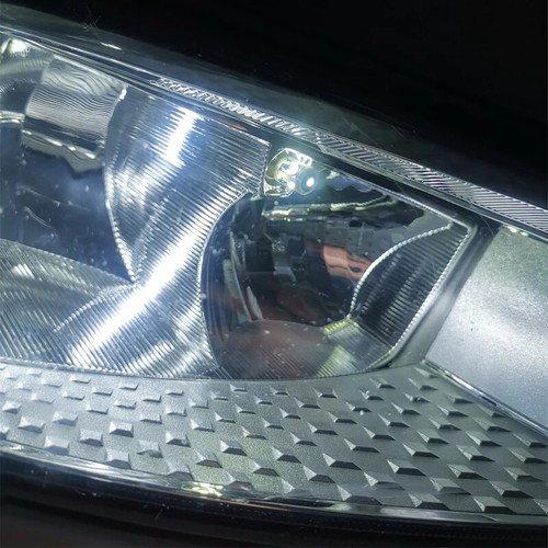 Philips LED T10 W5W Ultinon Pro3100 6500K Cool White Auto Interior/Parking Light - Picture 7 of 10