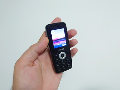 Philips X100 Xenium (entsperrt) Dual SIM Handy Simple Basic Klassiker Retro 