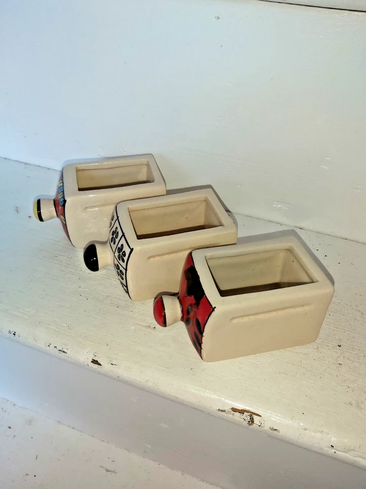A SET OF THREE MINI HANDMADE CERAMIC INDIAN DRAWERS/PLANTERS - Image 4 of 4