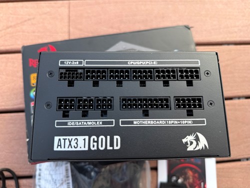 ReDragon RGB Alimentatore ATX 850 Watt 80+ Oro, ROSSO-850W PSU850RBBK - Foto 4 di 6