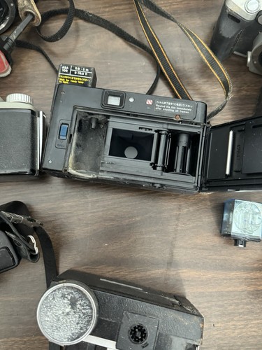 Lot Of Vintage Cameras Untested Kodak, Canon, Pentax, Brownie - Picture 17 of 24